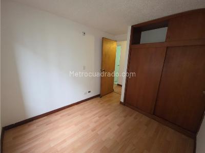 Apartamento de 3 alcobas en venta en Parque Salitre, Bogotá, 53 m² · foto 9 de 13