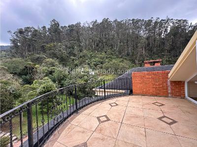 Casa de 4 alcobas en venta en La Floresta, Bogotá · foto 3 de 9