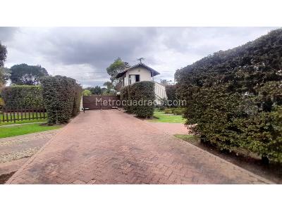 Casa de 3 alcobas en venta en Lagos De Torca, Bogotá, 1200 m² · foto 2 de 20