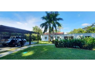 Casa de 4 alcobas en venta en Puerto Peñalisa, Girardot, 1268 m² · foto 2 de 16