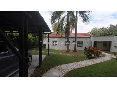 Casa de 4 alcobas en venta en Puerto Peñalisa, Girardot, 1268 m² · foto 3 de 16