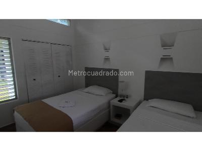 Casa de 4 alcobas en venta en Puerto Peñalisa, Girardot, 1268 m² · foto 10 de 16