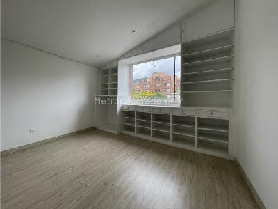 Apartamento de 2 alcobas en venta en Santa Barbara, Bogotá, 65 m² · foto 9 de 11