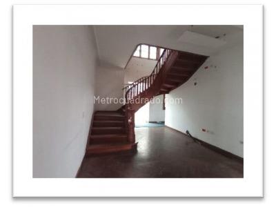 Casa de 5 alcobas en venta en Pardo Rubio, Bogotá, 968 m² · foto 11 de 15