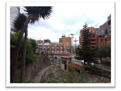 Casa de 5 alcobas en venta en Pardo Rubio, Bogotá, 968 m² · foto 3 de 15