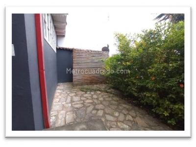 Casa de 5 alcobas en venta en Pardo Rubio, Bogotá, 968 m² · foto 9 de 15