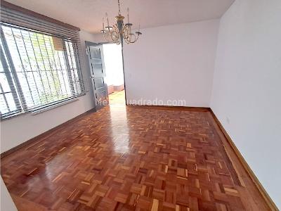 Casa de 3 alcobas en arriendo en Santa Barbara, Bogotá, 180 m² · foto 2 de 16