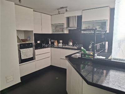 Apartamento de 3 alcobas en arriendo en Antiguo Country, Bogotá, 207 m² · foto 7 de 16