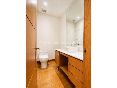 Apartamento de 3 alcobas en arriendo en Chico, Bogotá, 160 m² · foto 6 de 6