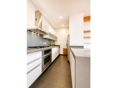 Apartamento de 3 alcobas en arriendo en Chico, Bogotá, 160 m² · foto 4 de 6