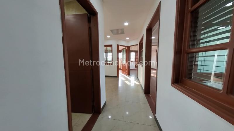 Edificio de Oficinas en Arriendo, San Luis, Bogotá D.C. - Widok 5