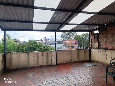 Casa de 5 alcobas en venta en Santa Helenita, Bogotá, 282 m² · foto 7 de 9