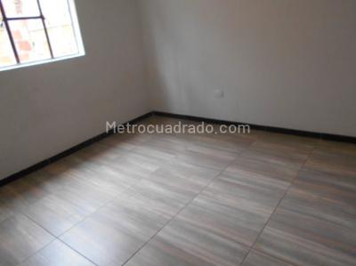 Casa de 5 alcobas en venta en Santa Helenita, Bogotá, 282 m² · foto 9 de 9