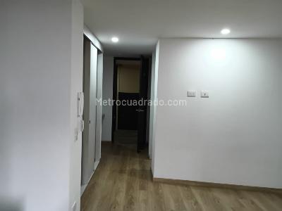 Apartaestudio en venta en La Candelaria, Bogotá, 28 m² · foto 5 de 13