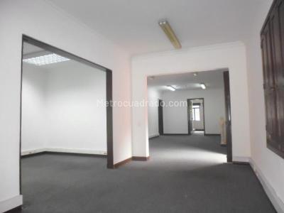 Casa de 5 alcobas en venta en Quinta Camacho, Bogotá, 626 m² · foto 3 de 20