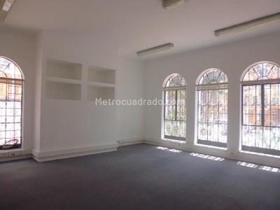 Casa de 5 alcobas en venta en Quinta Camacho, Bogotá, 626 m² · foto 5 de 20