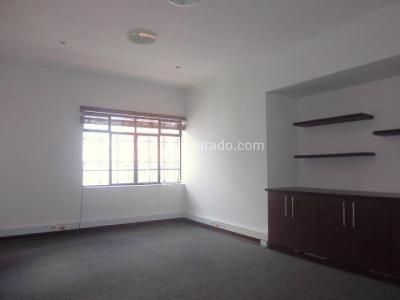 Casa de 5 alcobas en venta en Quinta Camacho, Bogotá, 626 m² · foto 15 de 20