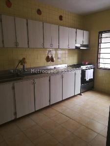 Casa de 4 alcobas en venta en Castillo, Cartagena, 212 m² · foto 2 de 8