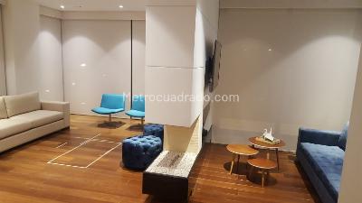Apartamento de 3 alcobas en venta en Chico Los Rosales, Bogotá, 174 m² · foto 2 de 10