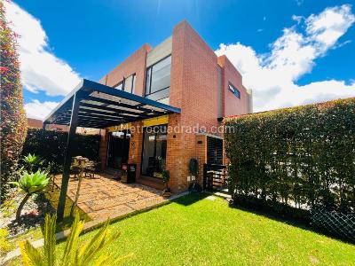 Casa de 3 alcobas en venta en Autopista Via Chia Cajica, Cajicá, 134 m² · foto 1 de 20