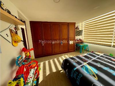 Apartamento de 3 alcobas en venta en Los Lagartos, Bogotá, 190 m² · foto 17 de 20