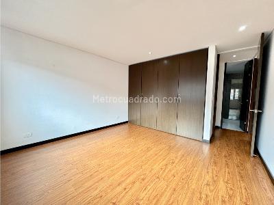 Apartamento de 3 alcobas en venta en Santa Barbara, Bogotá, 153 m² · foto 14 de 20