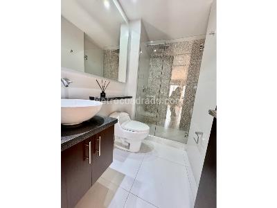 Apartamento de 3 alcobas en venta en Santa Barbara, Bogotá, 153 m² · foto 15 de 20