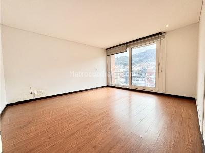 Apartamento de 3 alcobas en venta en Santa Barbara, Bogotá, 153 m² · foto 16 de 20