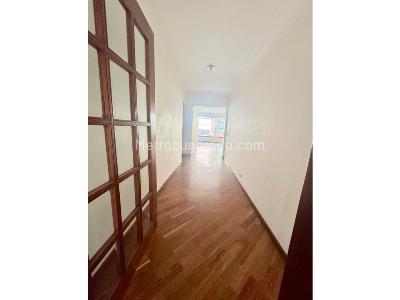 Apartamento en venta en Los Rosales, Bogotá · foto 6 de 18