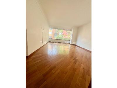 Apartamento en venta en Los Rosales, Bogotá · foto 8 de 18