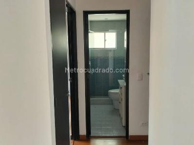 Apartamento de 2 alcobas en arriendo en Los Rosales, Bogotá, 84 m² · foto 8 de 20