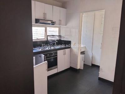 Apartamento de 2 alcobas en arriendo en Los Rosales, Bogotá, 84 m² · foto 9 de 20