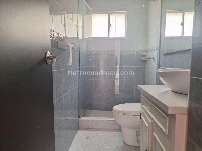Apartamento de 2 alcobas en arriendo en Los Rosales, Bogotá, 84 m² · foto 13 de 20
