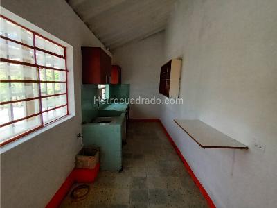 Casa de 3 alcobas en venta en Loma Del Chocho, Envigado · foto 5 de 12