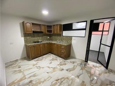 Apartamento en arriendo en Obrero, Envigado · foto 2 de 13