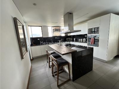 Apartamento de 5 alcobas en venta en San Lucas, Medellín, 389 m² · foto 2 de 18
