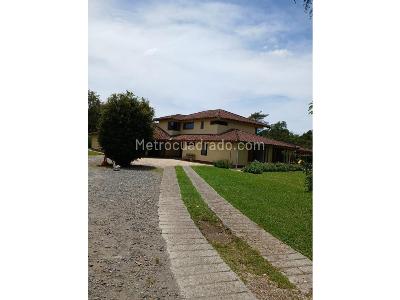 Casa de 5 alcobas en venta en Llano Grande, Rionegro · foto 2 de 20