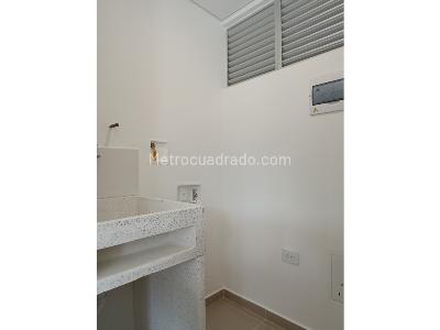 Apartamento de 3 alcobas en venta en Loma De San Jose, Sabaneta, 68 m² · foto 9 de 17