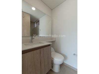 Apartamento de 3 alcobas en venta en Loma De San Jose, Sabaneta, 68 m² · foto 12 de 17