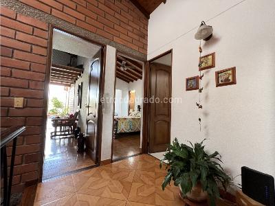 Casa de 4 alcobas en venta en El Dorado, Envigado, 300 m² · foto 9 de 20