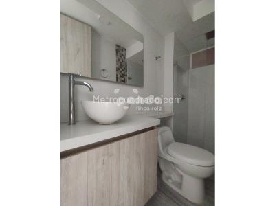Apartamento de 3 alcobas en venta en Maria Auxiliadora, Sabaneta, 55 m² · foto 10 de 10