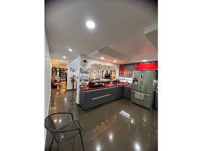 Casa de 2 alcobas en venta en Obrero, Envigado, 129 m² · foto 2 de 15