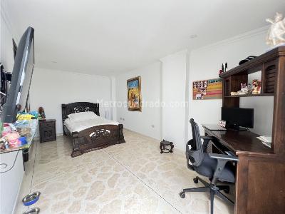 Casa de 5 alcobas en venta en La Doctora, Sabaneta, 400 m² · foto 5 de 20