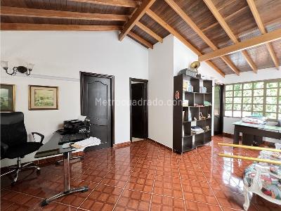 Casa de 5 alcobas en venta en La Doctora, Sabaneta, 400 m² · foto 11 de 20