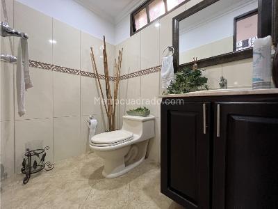 Casa de 5 alcobas en venta en La Doctora, Sabaneta, 400 m² · foto 17 de 20
