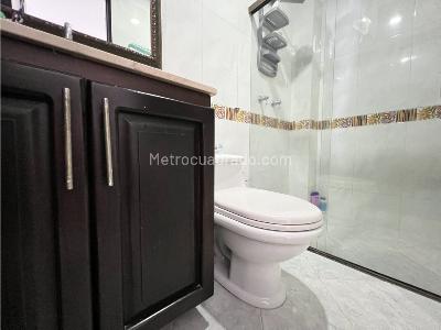 Casa de 5 alcobas en venta en La Doctora, Sabaneta, 400 m² · foto 18 de 20