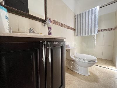 Casa de 5 alcobas en venta en La Doctora, Sabaneta, 400 m² · foto 19 de 20