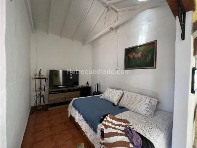 Casa de 4 alcobas en venta en El Carmelo, Sabaneta, 322 m² · foto 5 de 13