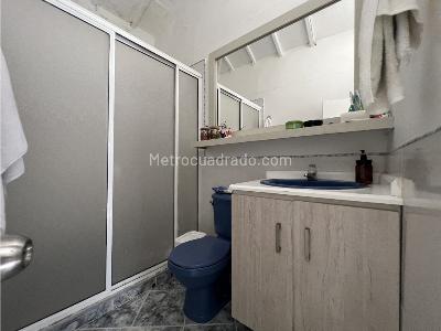 Casa de 4 alcobas en venta en El Carmelo, Sabaneta, 322 m² · foto 7 de 13