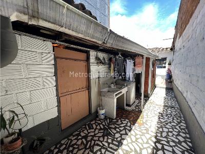 Casa de 4 alcobas en venta en El Carmelo, Sabaneta, 322 m² · foto 8 de 13